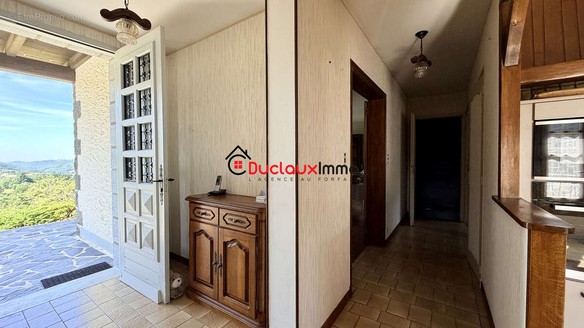 Maison avec vue panoramique - 103 m2 - Terrain de 3 200 m2 - Junhac - photo 5