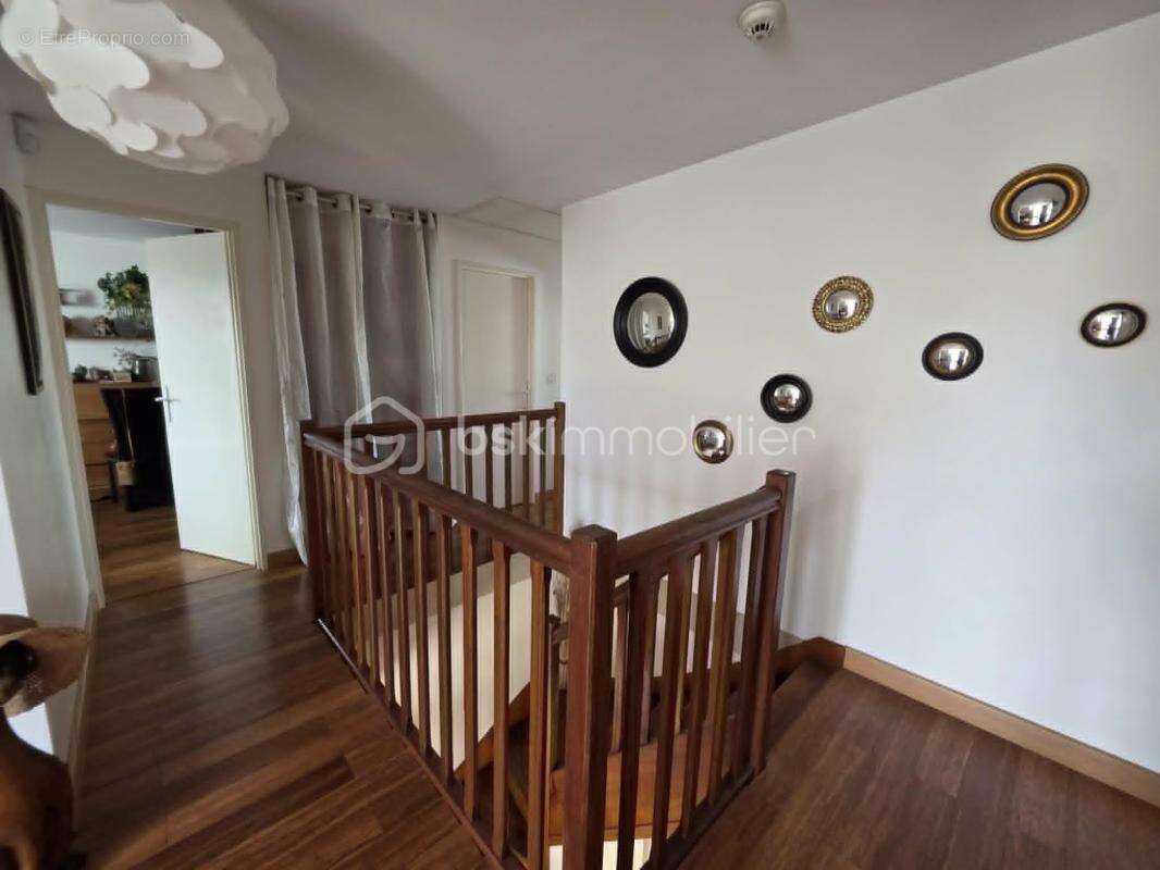 Maison individuelle familiale de 145,62 m² – 5 chambres – Bords de Marne - 2 grands GARAGES - photo 8