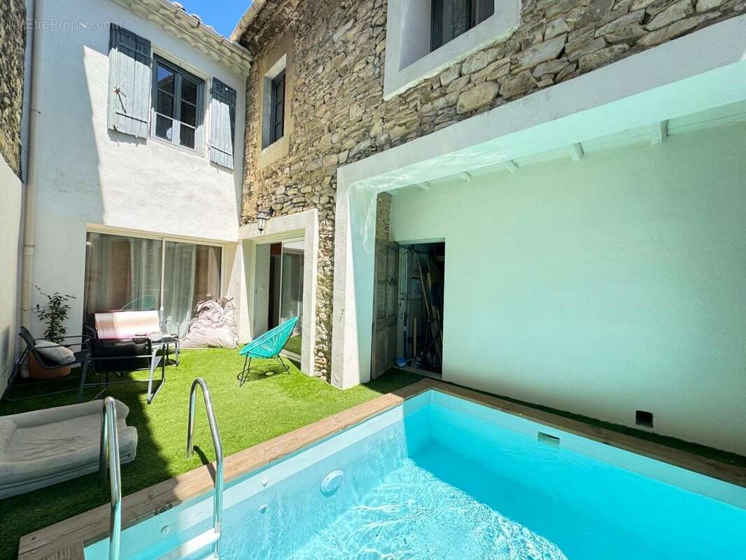 Maison à UCHAUD