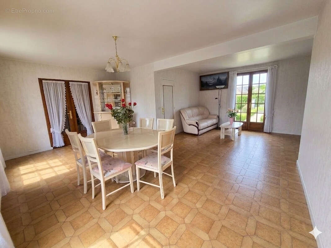 Maison à LE BLANC-MESNIL