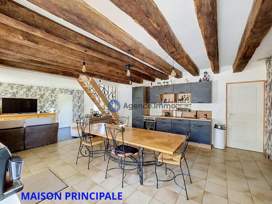 Maison à NEUILLE-PONT-PIERRE