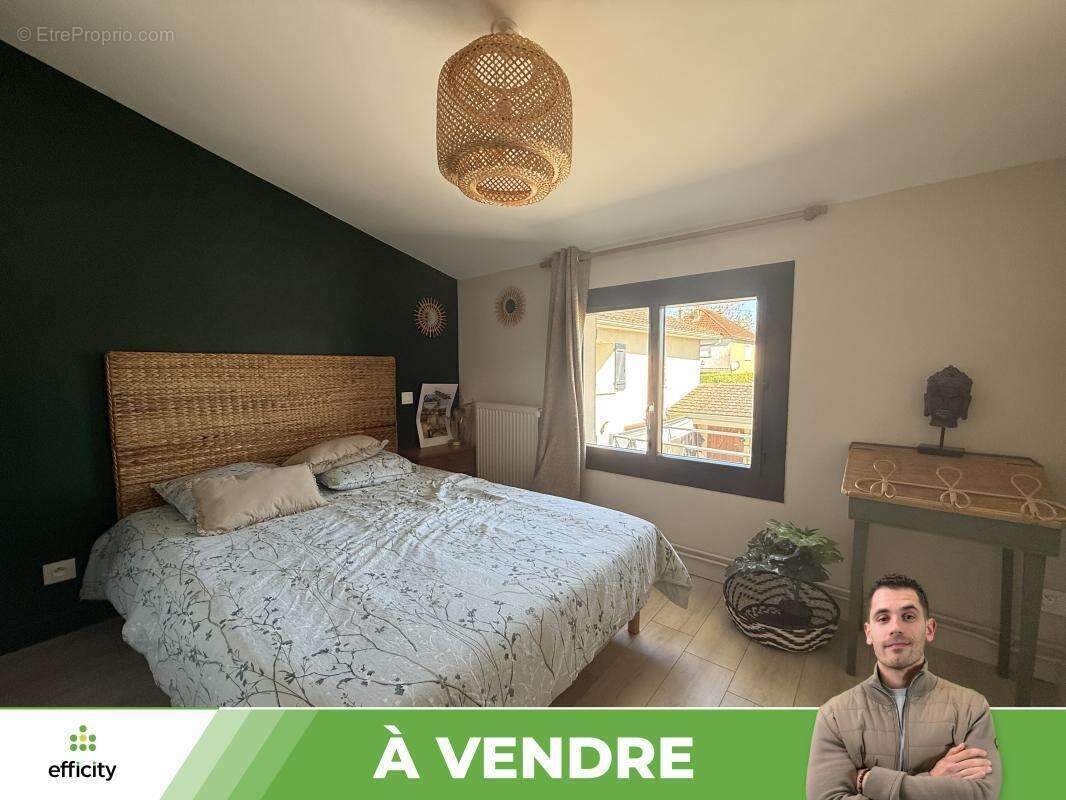 Maison 293 m² à Jaunay-Clan  - photo 10