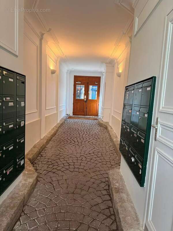 Appartement à PARIS-14E