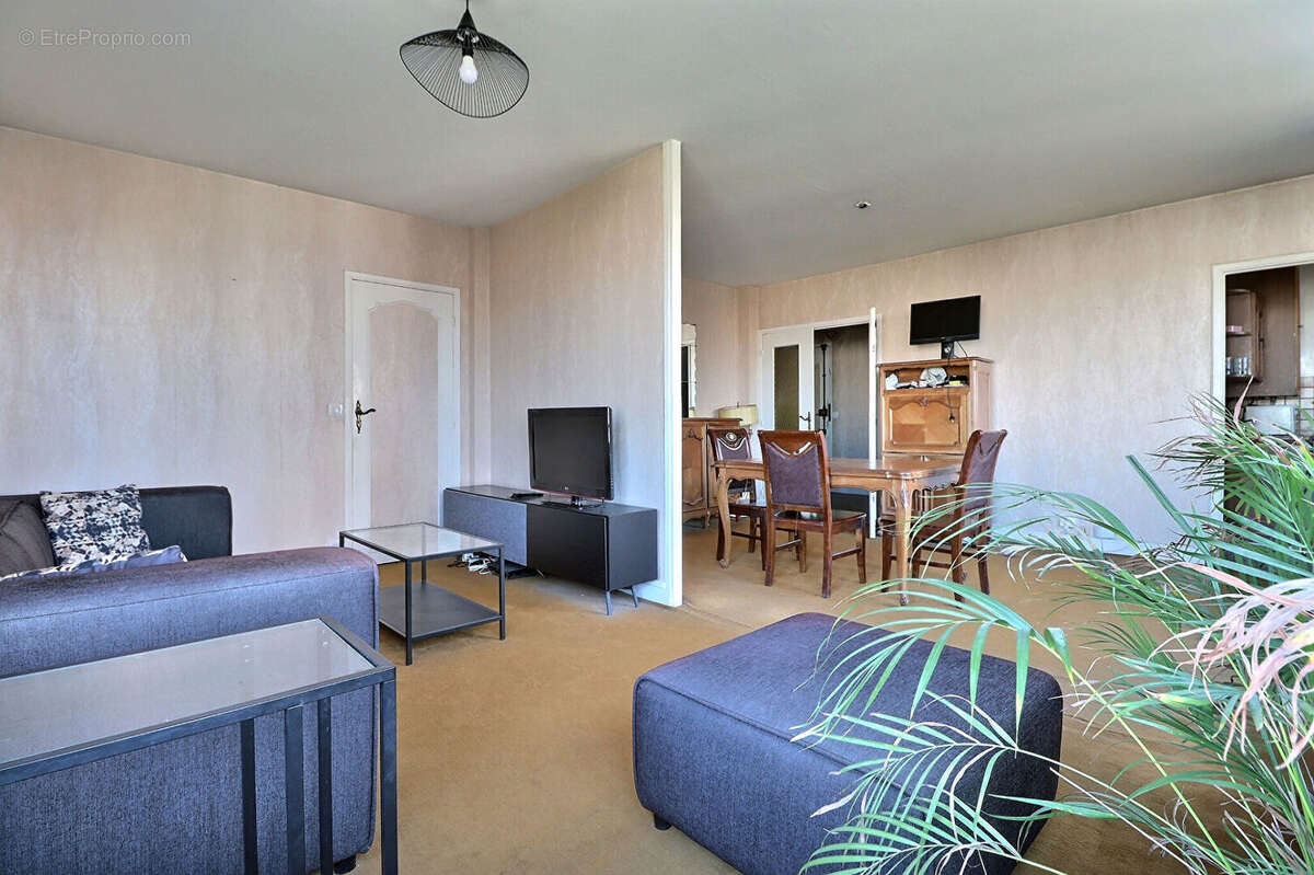 Appartement à AUBERVILLIERS