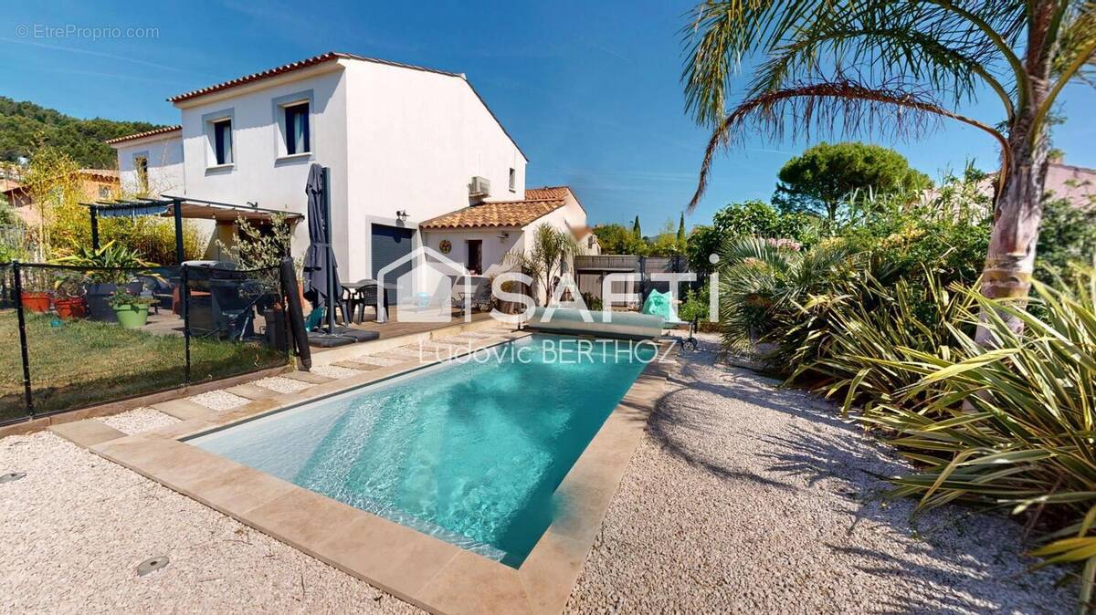 Photo 1 - Maison à CUERS