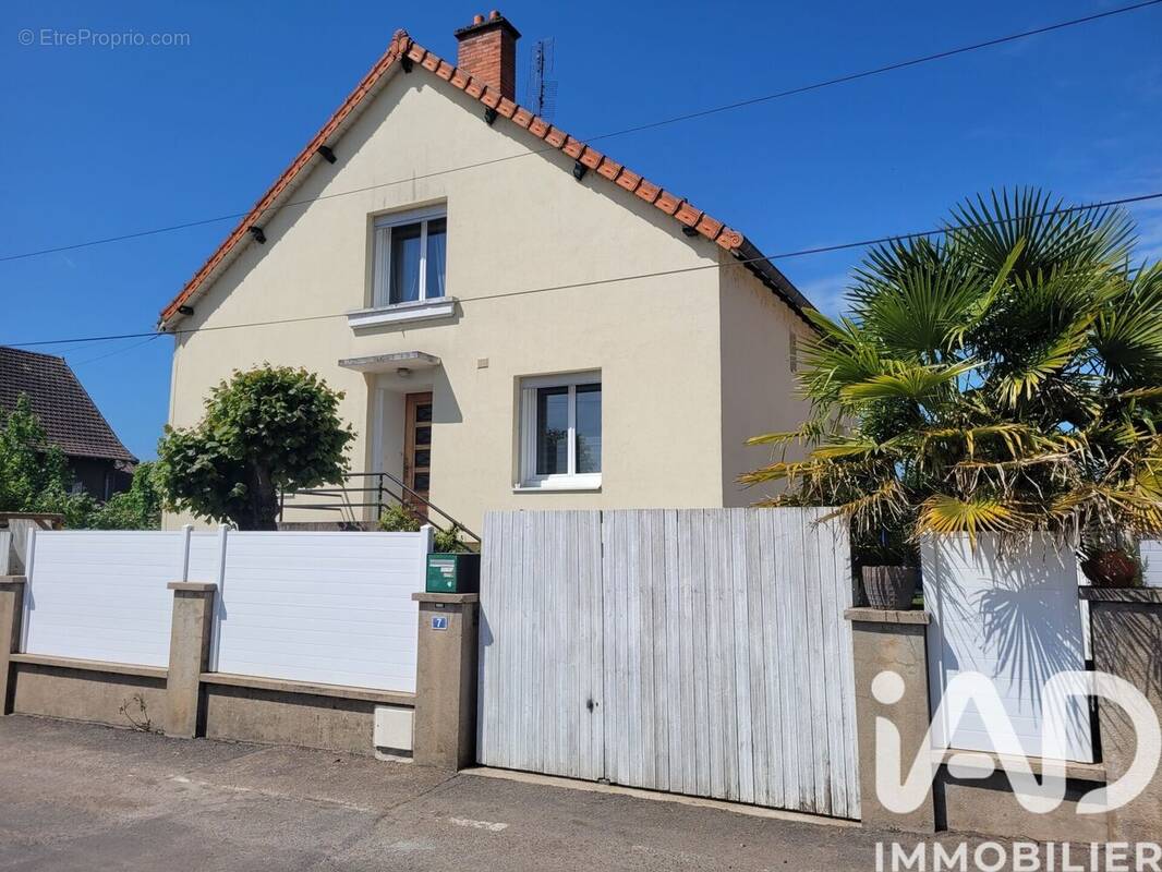Photo 1 - Maison à GUEUGNON