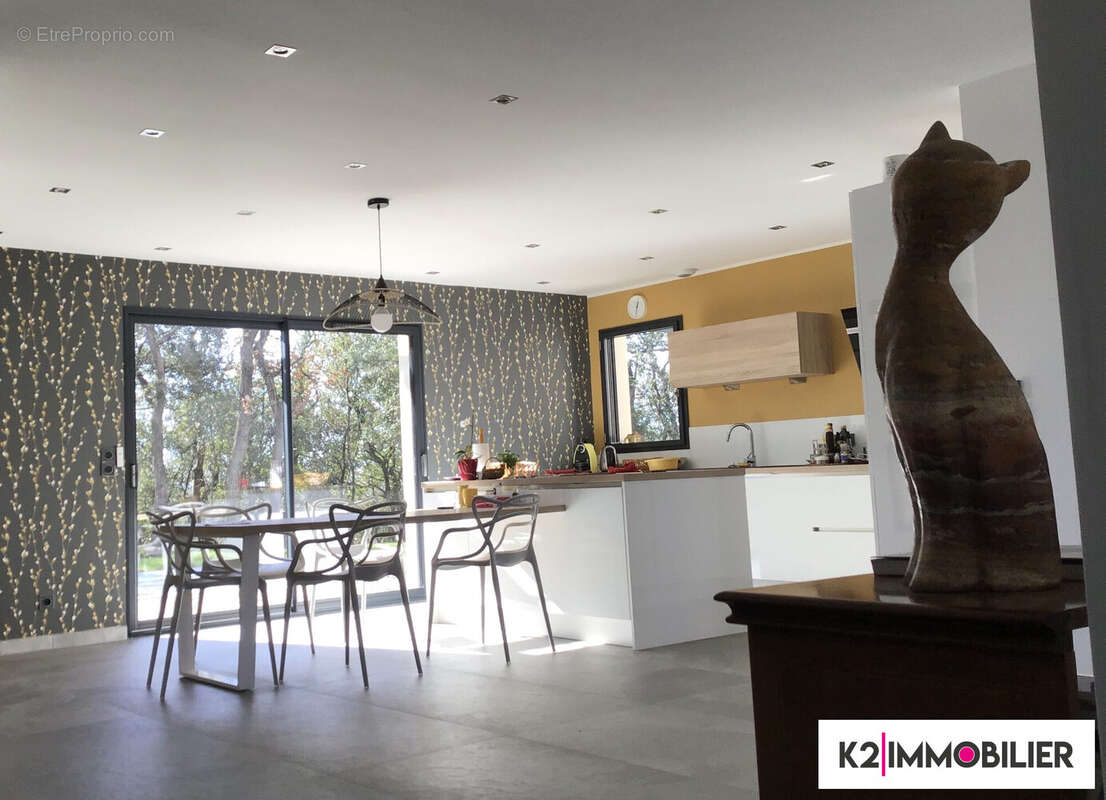 Maison à MONTELIMAR