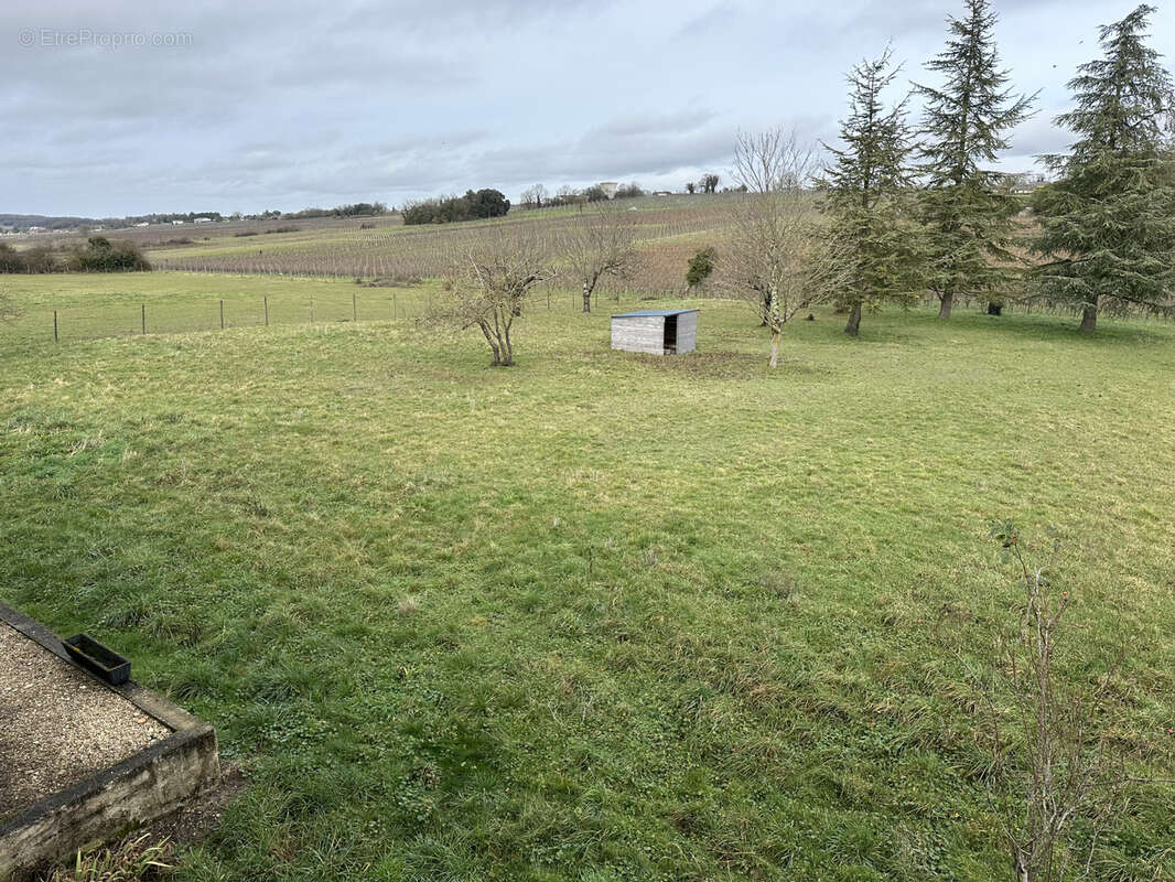 Maison à SAINT-MEME-LES-CARRIERES