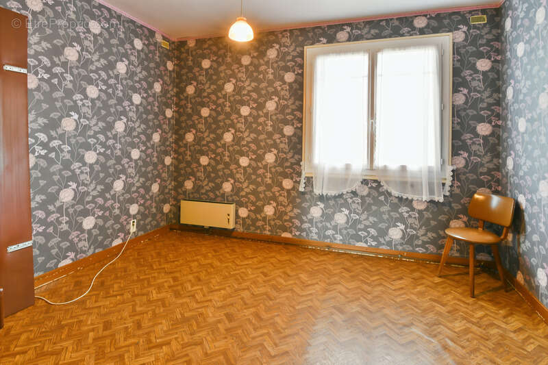 Maison à SAINT-JEAN-D'ANGELY