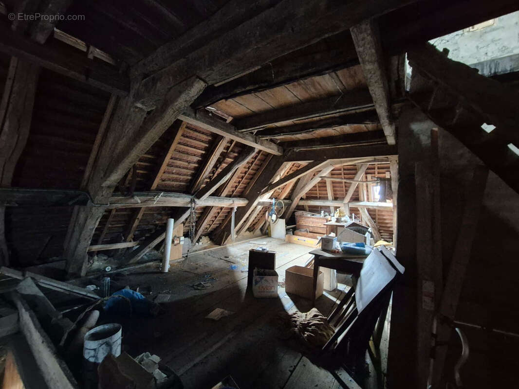 Maison à STEINBRUNN-LE-HAUT