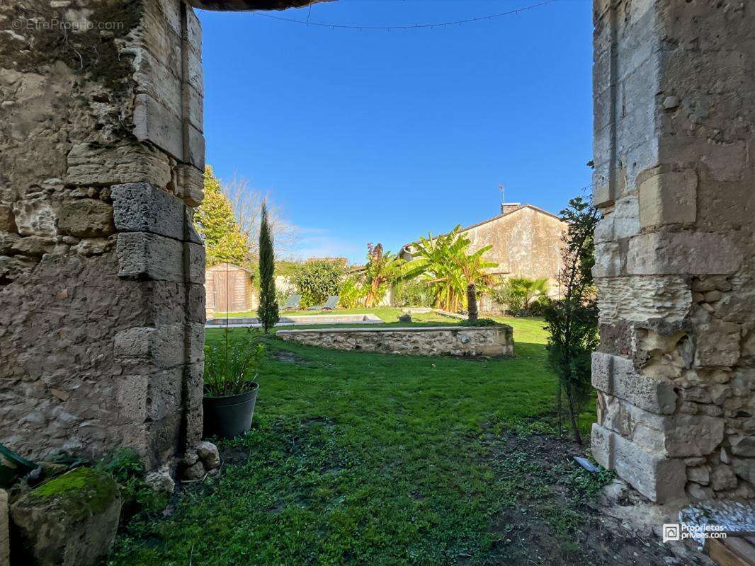 Maison à SAINT-SULPICE-ET-CAMEYRAC