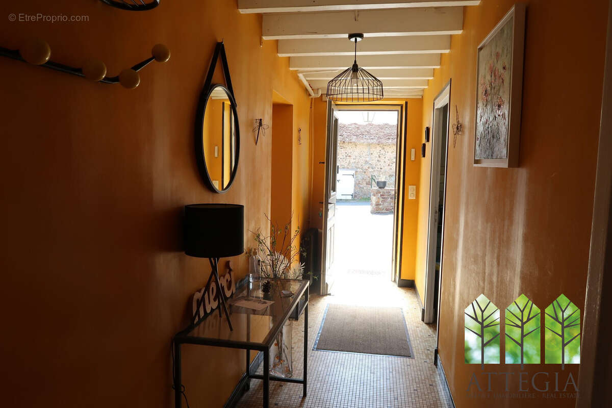 Maison à LE BOURG-D'HEM