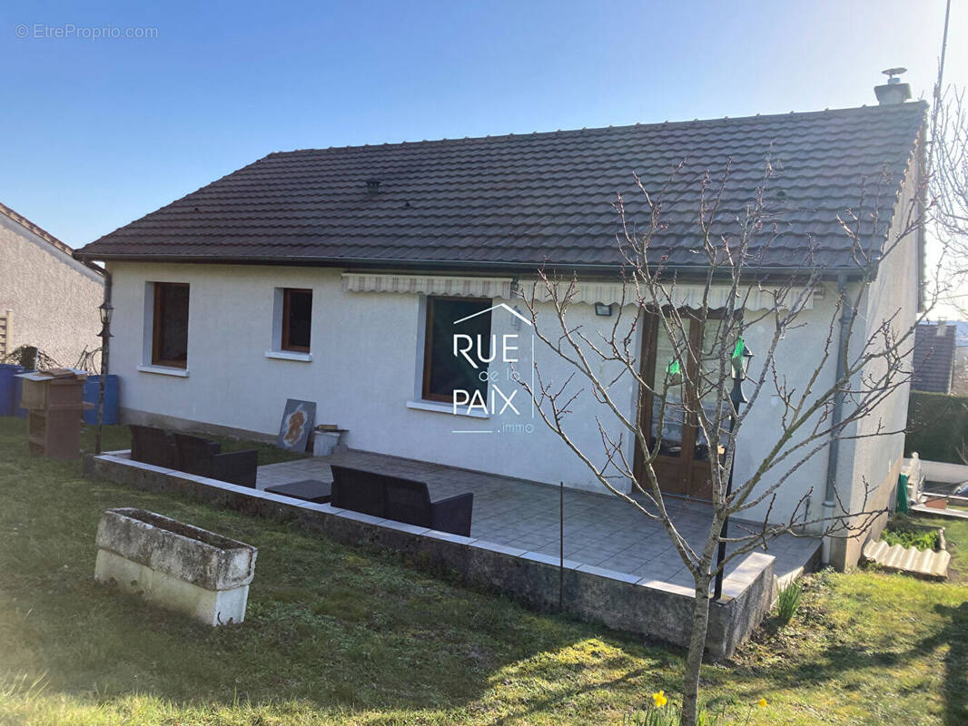 Maison à VAUX-SUR-VIENNE