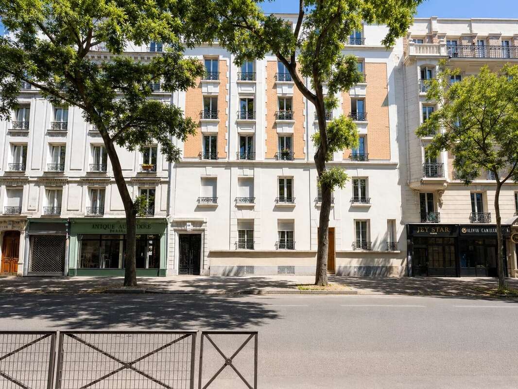 Appartement à PARIS-20E