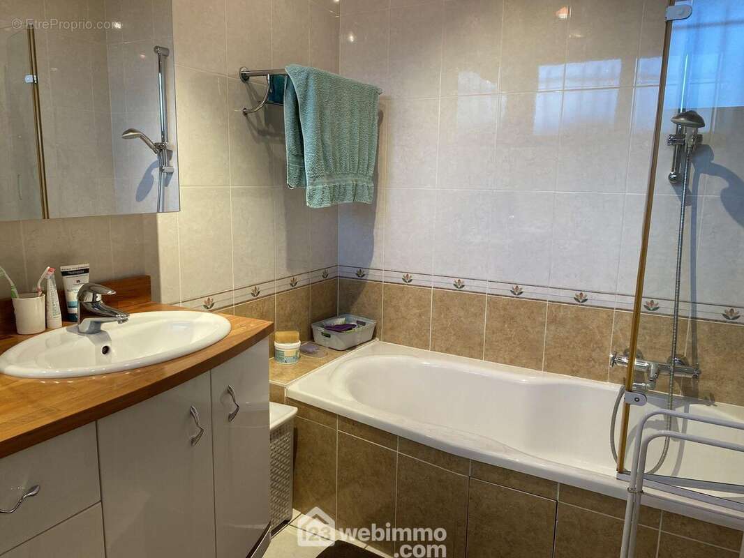 SALLE DE BAIN - Maison à LA ROCHE-SUR-YON