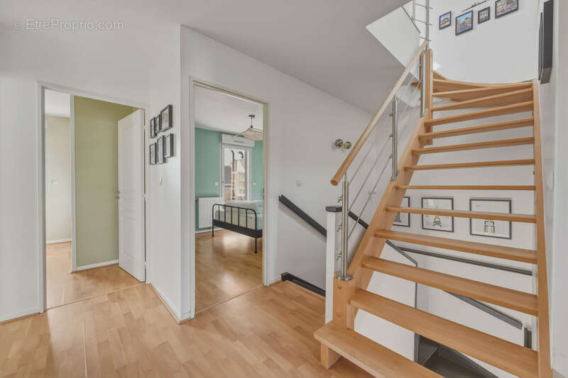 Maison à vendre 6 pièces PREVESSIN MOENS (01) - photo 7