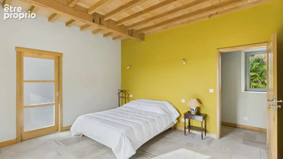 Ensemble immobilier empreint de charme, d'authenticité et d'une élégance discrète. - photo 7