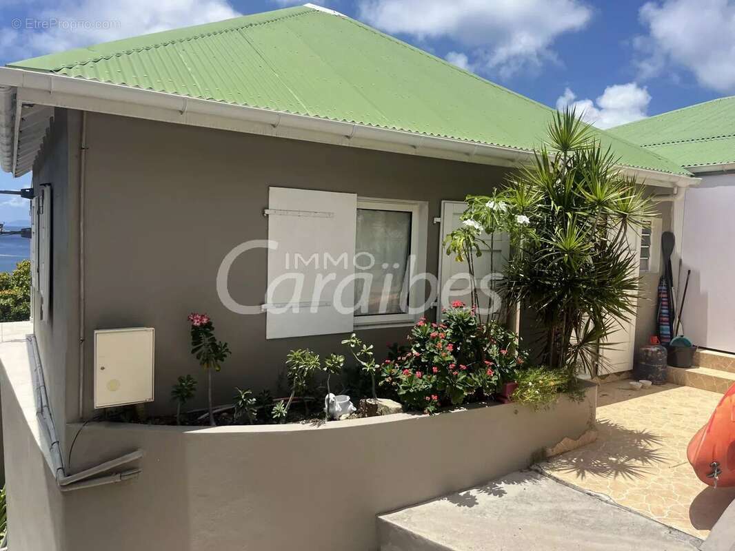 Maison à CAPESTERRE-BELLE-EAU