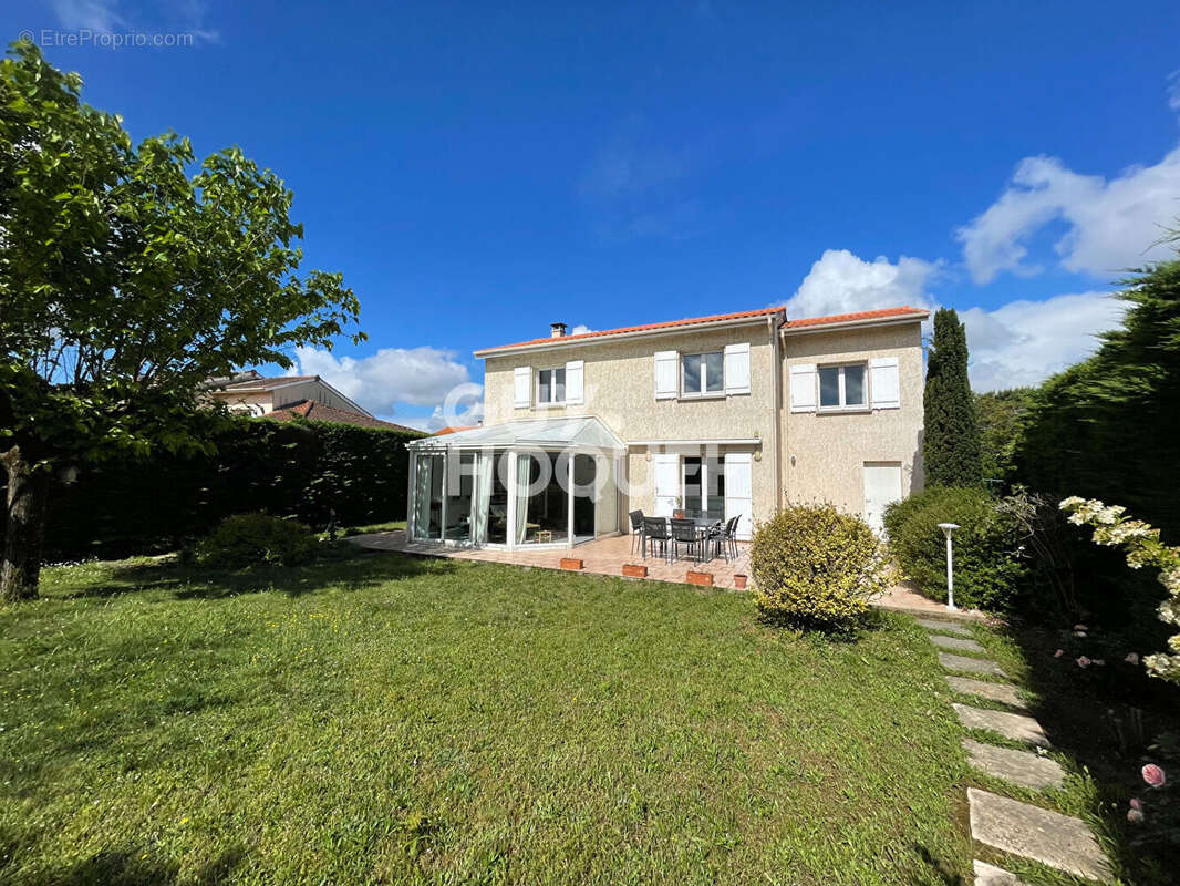Maison à SAINT-BONNET-DE-MURE