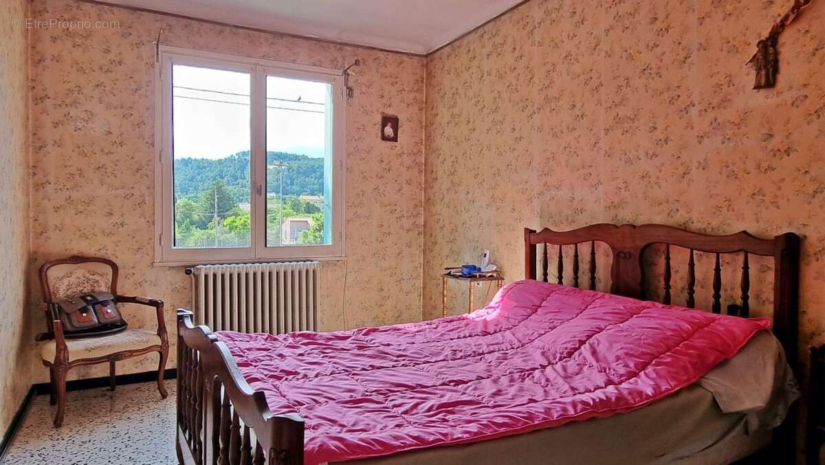 Maison à SAINT-MARTIN-DE-VALGALGUES