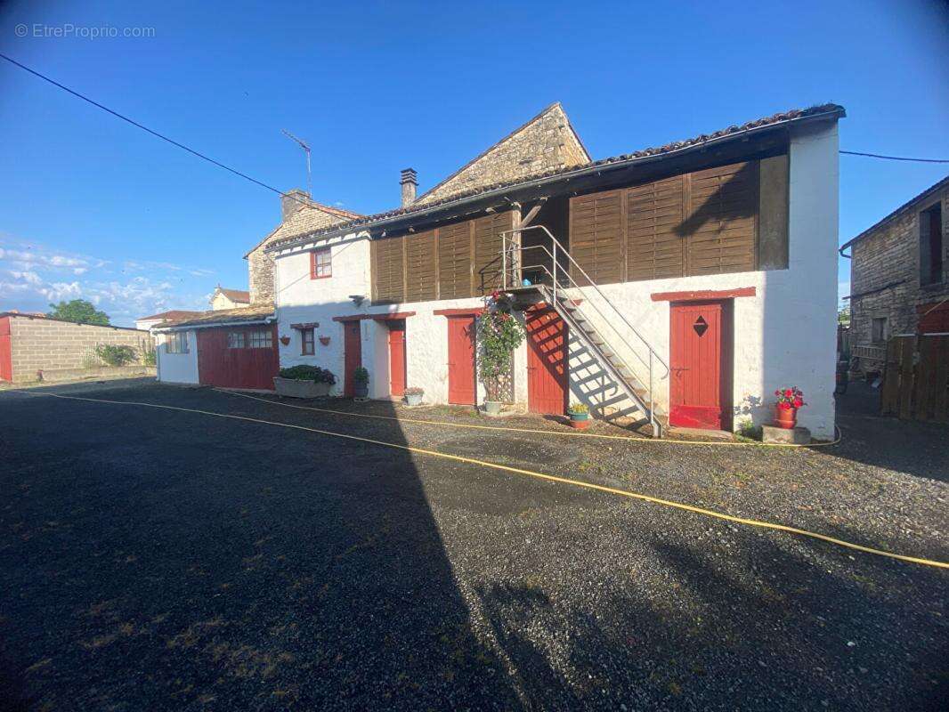 Maison à PRAHECQ
