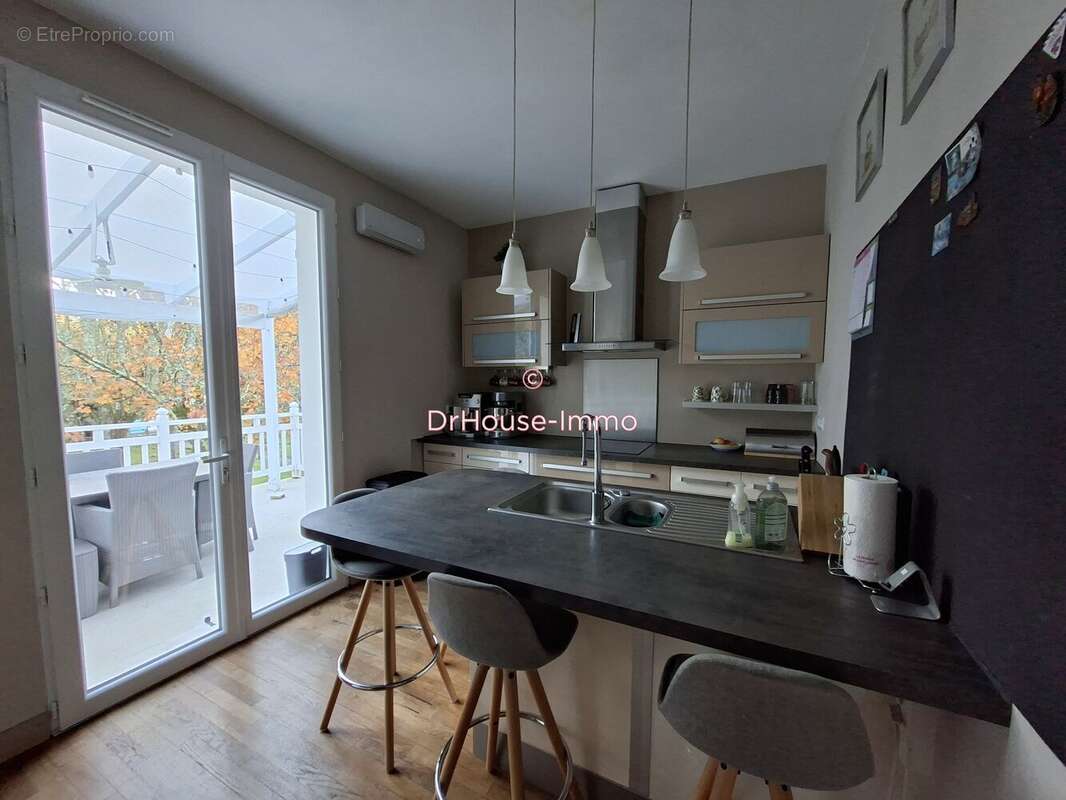 Maison à SAINT-ASTIER