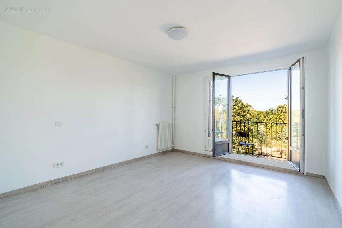 Appartement 2 pièces de 45 m² à Saint-Denis - photo 2