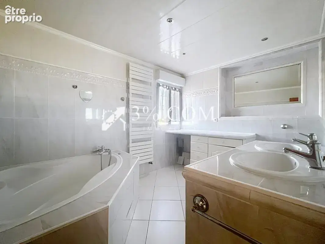 Maison 300 m2 avec 2 logement indépendants sur une parcelle - photo 10