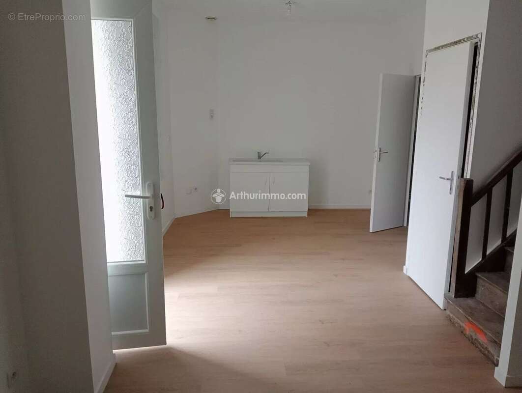 Maison à CHAMPGENETEUX