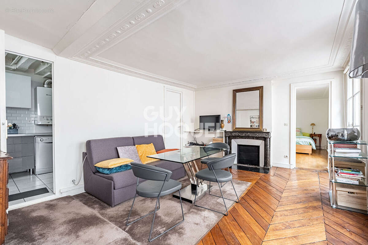 Appartement à PARIS-2E
