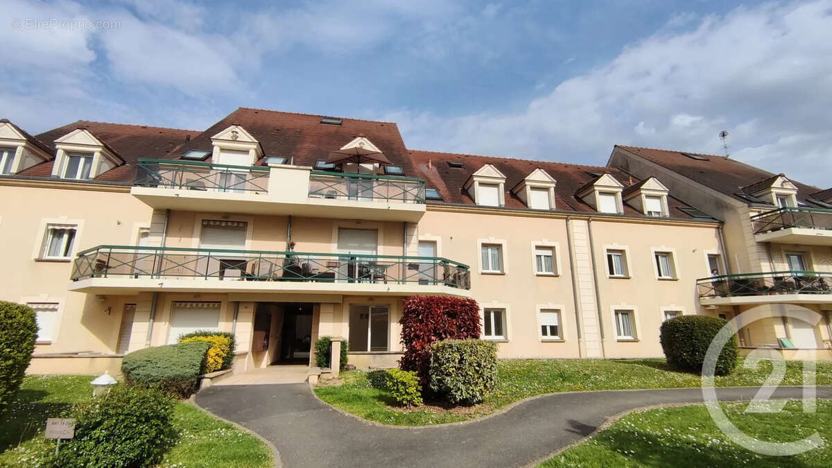 Appartement à BRIE-COMTE-ROBERT