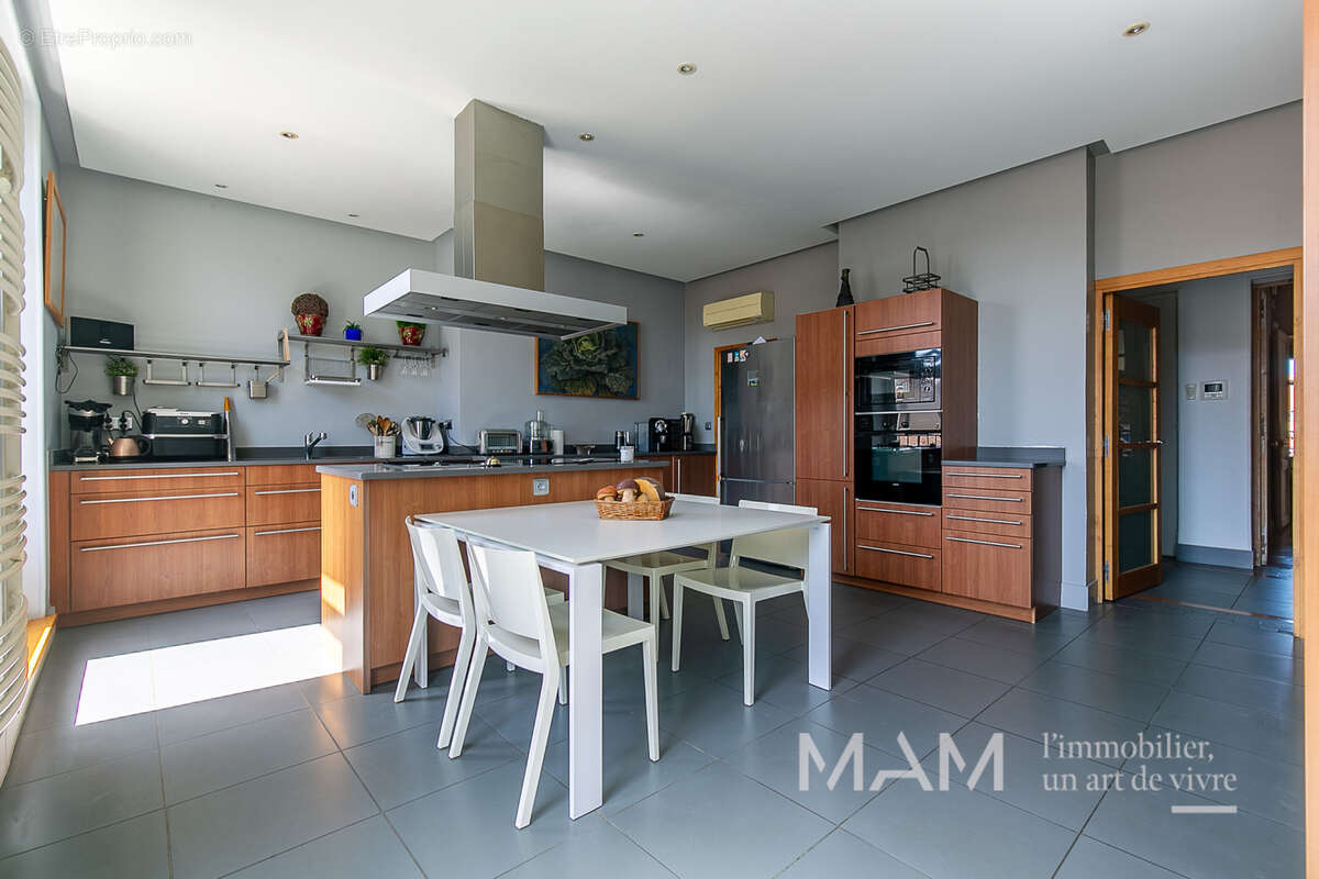 Appartement à MARSEILLE-6E