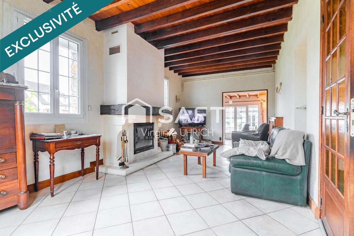 Photo 2 - Maison à LE MESNIL-SAINT-DENIS