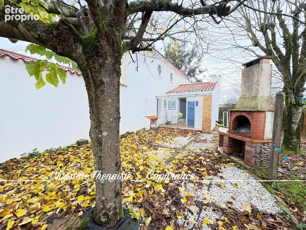 Maison à vendre sur un terrain de 2000 m2 - 4 chambres - Bureau - 3 salles d'eau - 3 wc - Dépendance de 110 m2 et garages LA GAR - photo 32