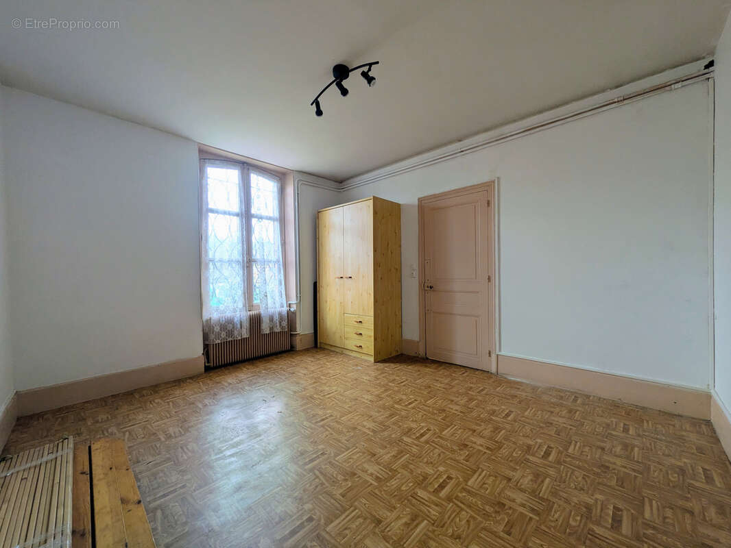 Maison à CHALETTE-SUR-LOING