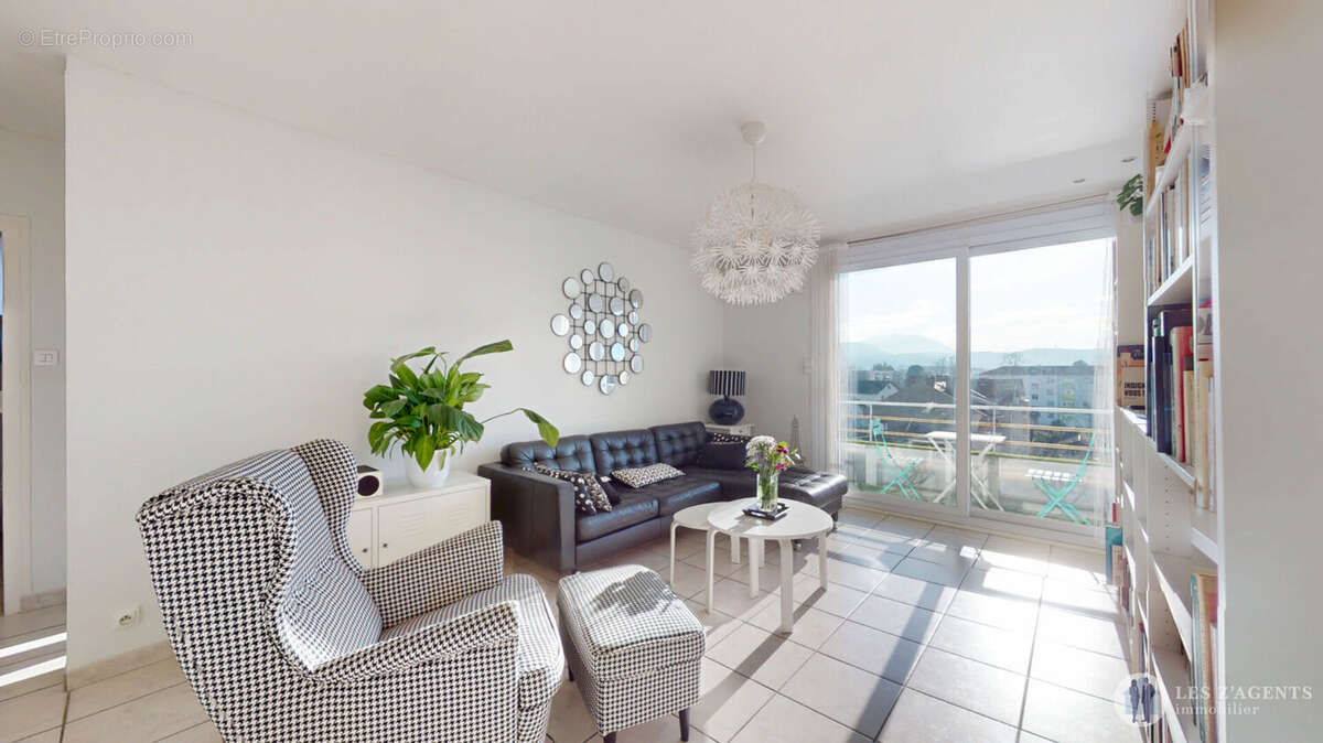 Appartement à SAINT-MARTIN-D'HERES