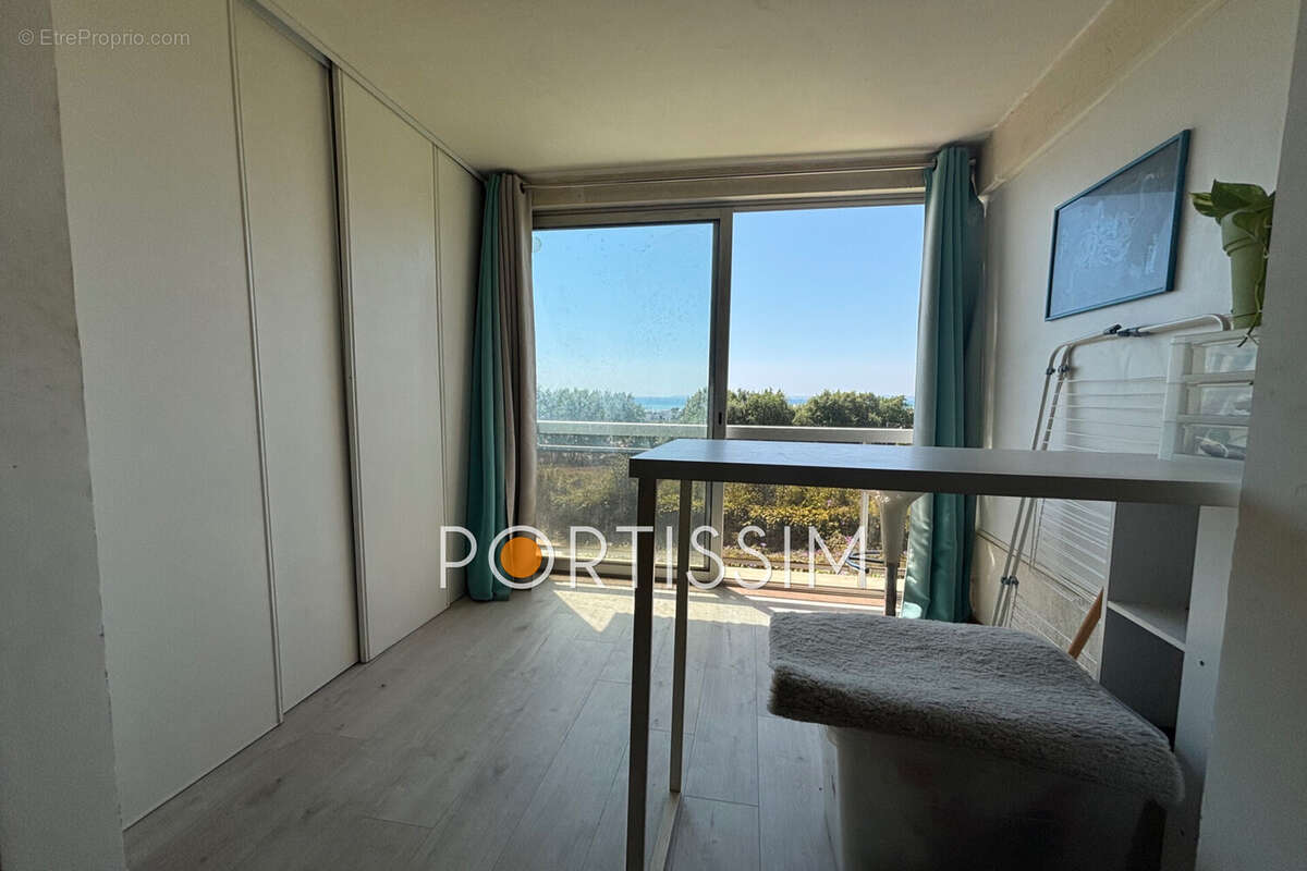 Appartement 30 m² à Saint-Laurent-Du-Var  - photo 9
