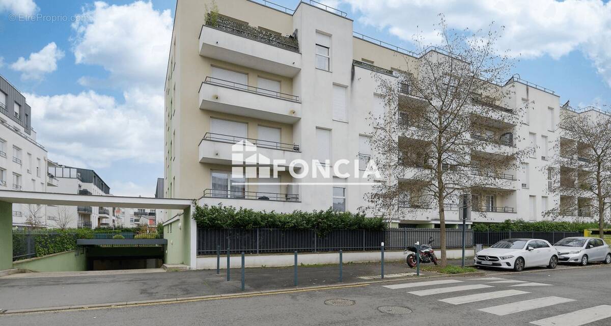 Appartement à FLEURY-MEROGIS