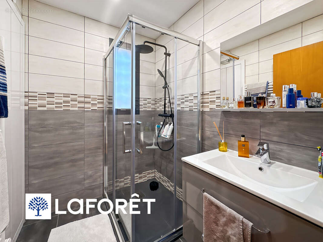 Maison à SAINTE-GENEVIEVE-DES-BOIS