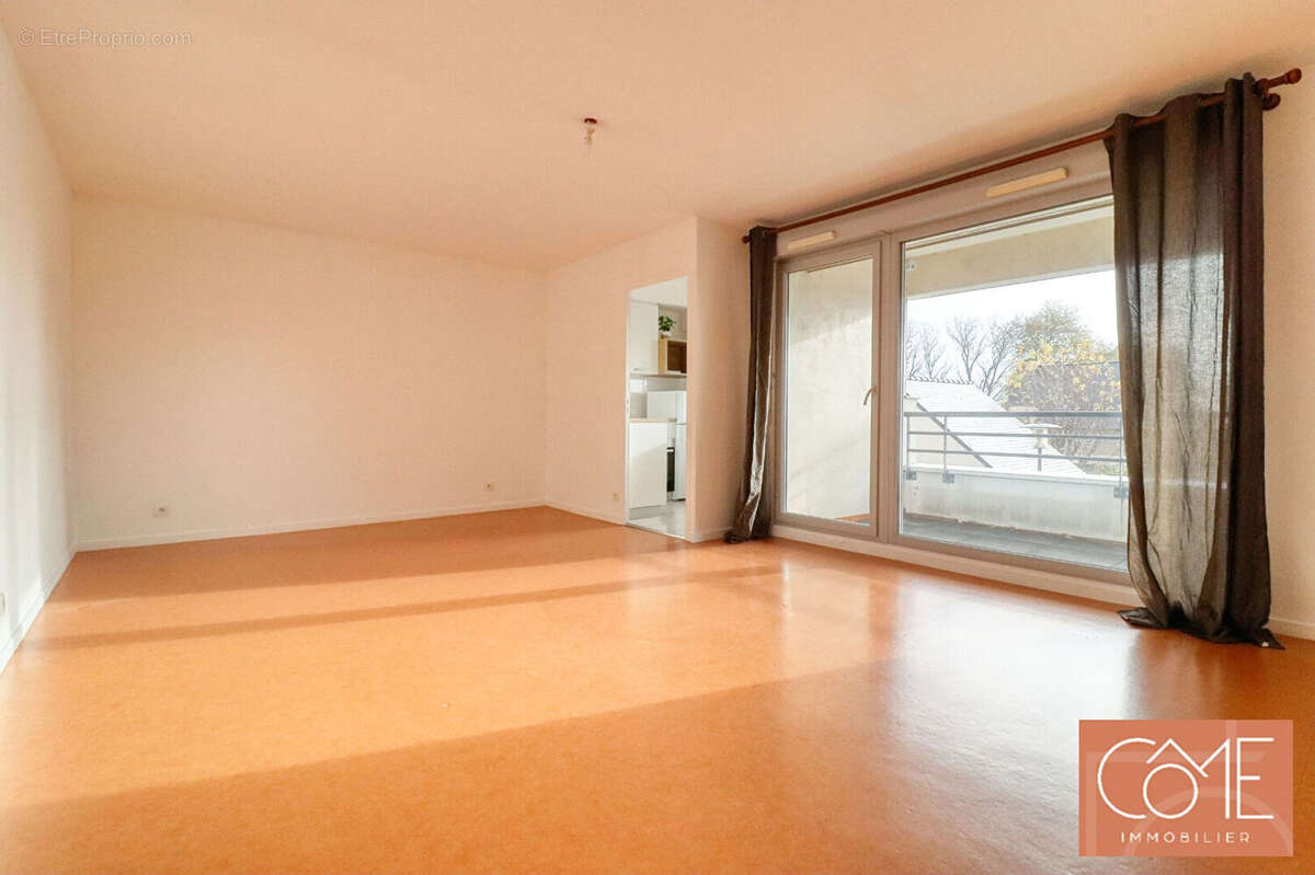 Appartement à ROMILLE