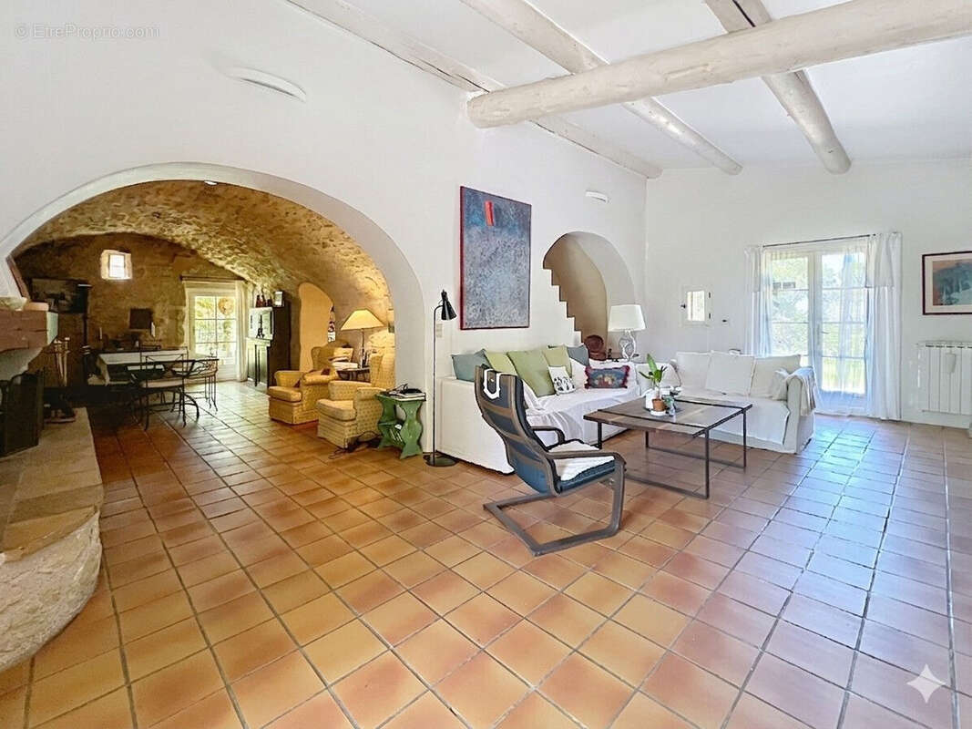 Maison à CABRIERES-D'AIGUES
