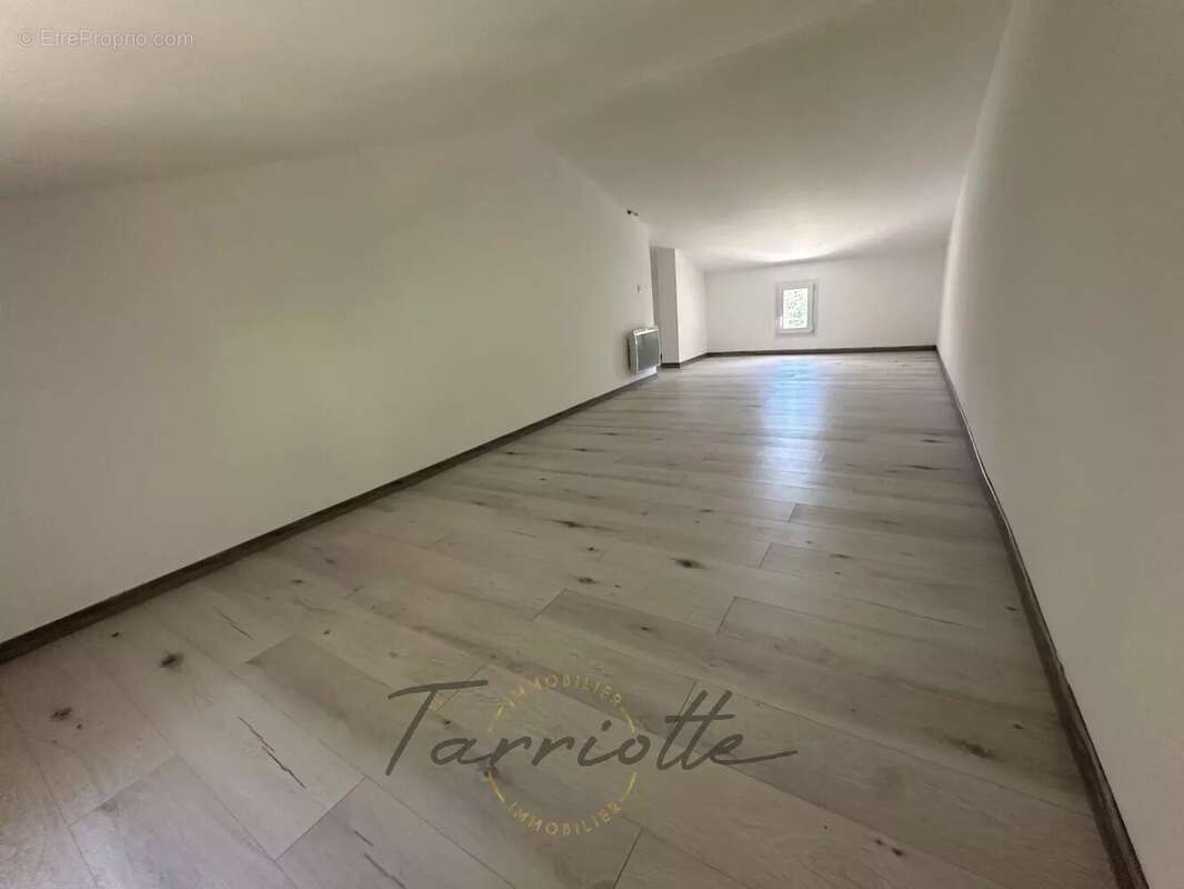 Maison à MONTELIMAR