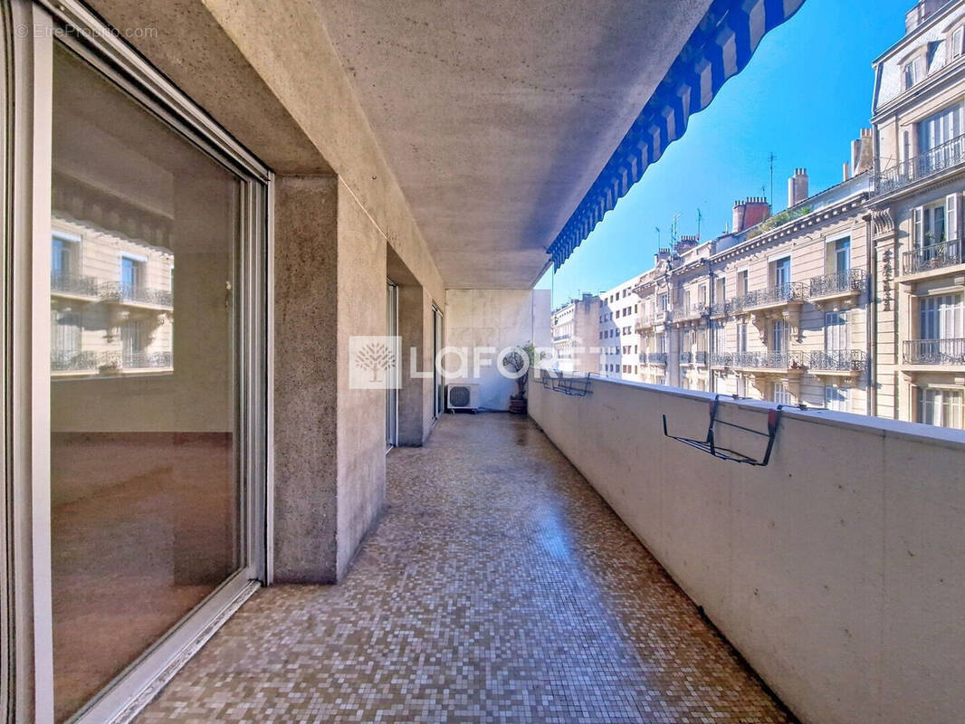 Appartement à MARSEILLE-8E