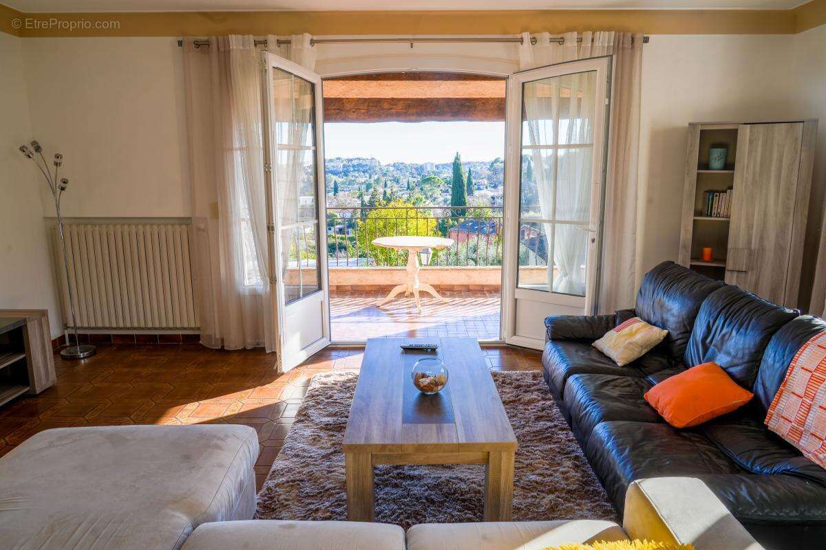 Maison à MOUGINS