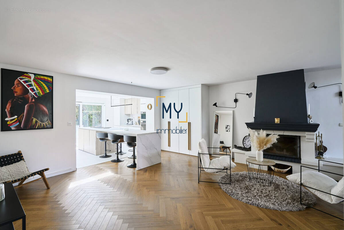 SALON - Maison à vendre - 5/6 pièces - 168 m² - Hem (Maison individuelle - semi plain pied) - Maison à HEM