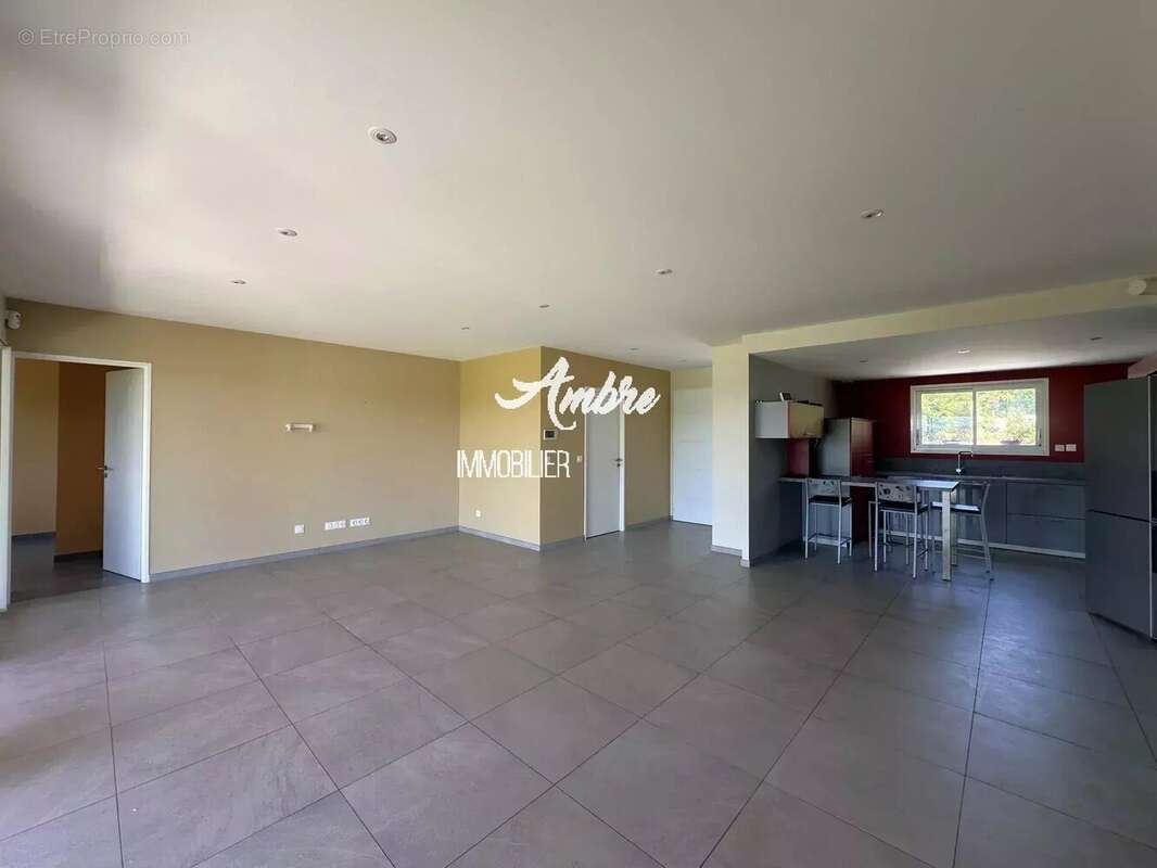 MONTELEGER Maison récente de 130 m² Type 6 - photo 6