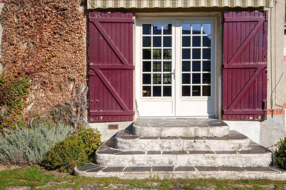Maison et dépendance à vendre à SAINT CYR SUR LOIRE (37) - photo 3