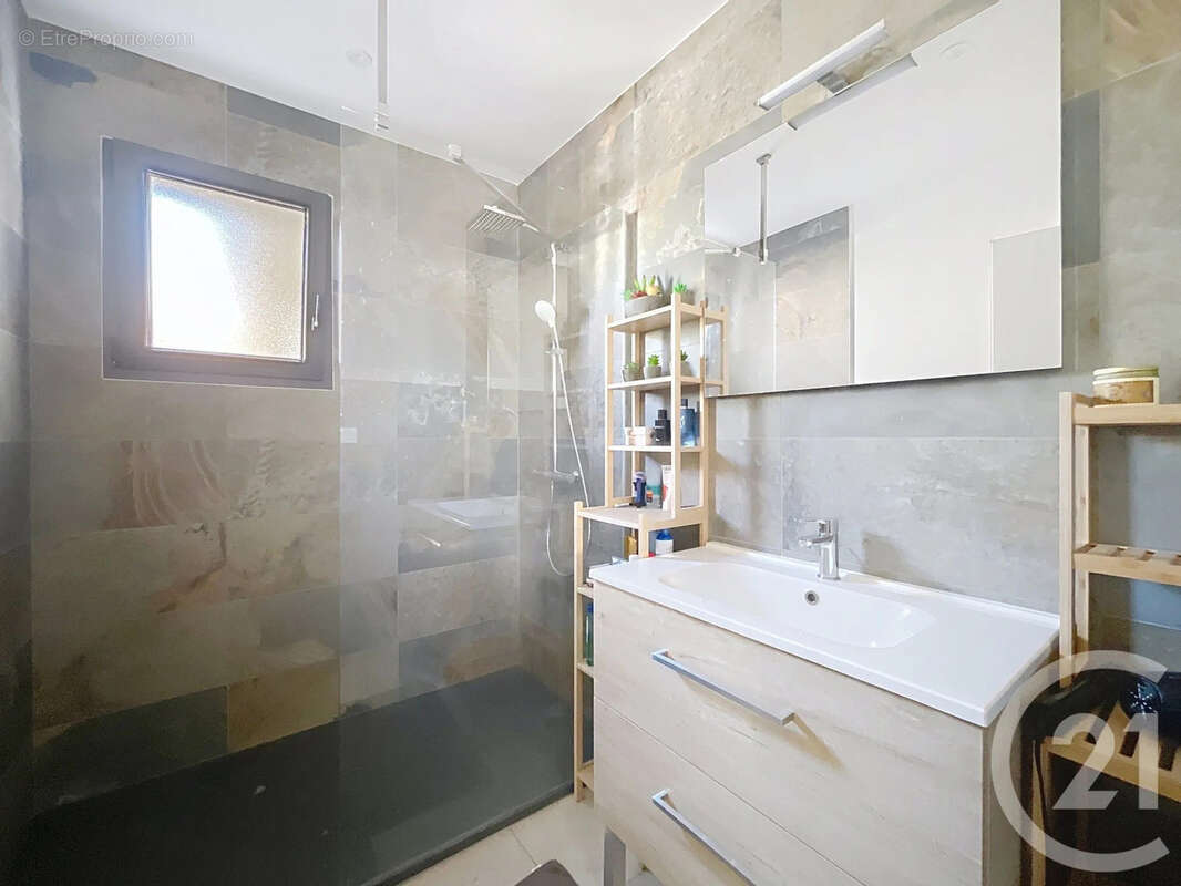 Maison à CHARVIEU-CHAVAGNEUX