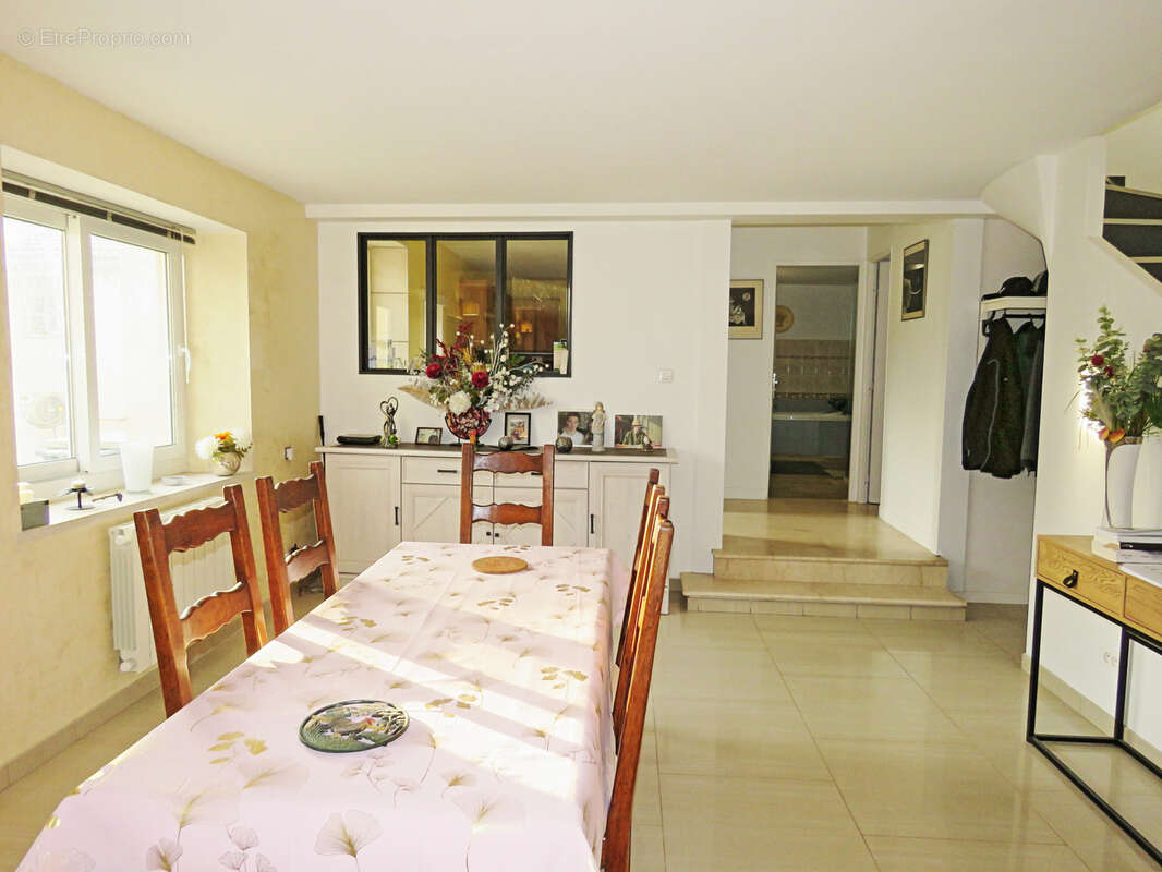 Maison à PERS-EN-GATINAIS