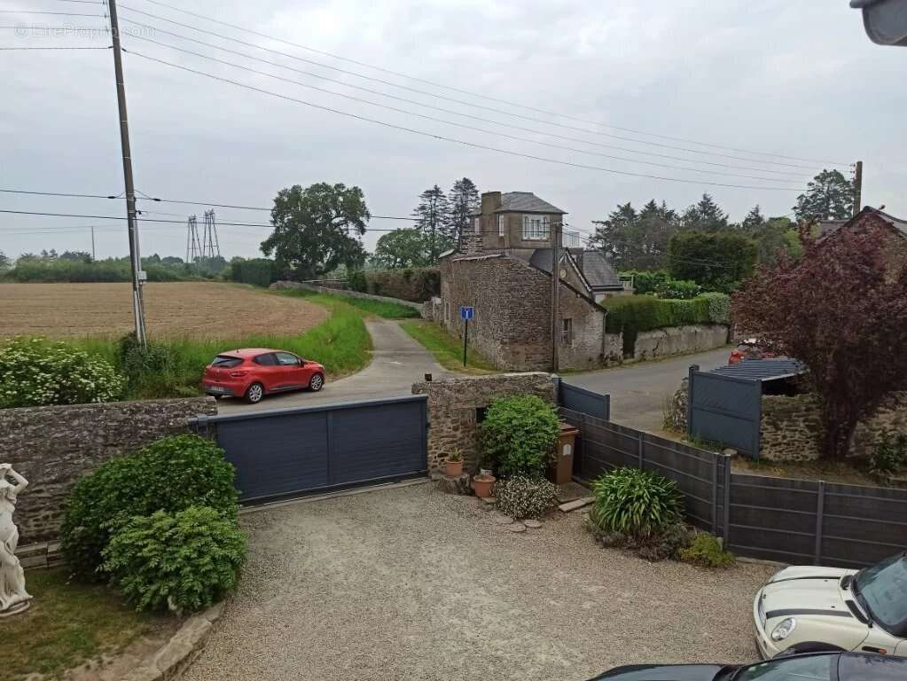 Maison à PLOUER-SUR-RANCE